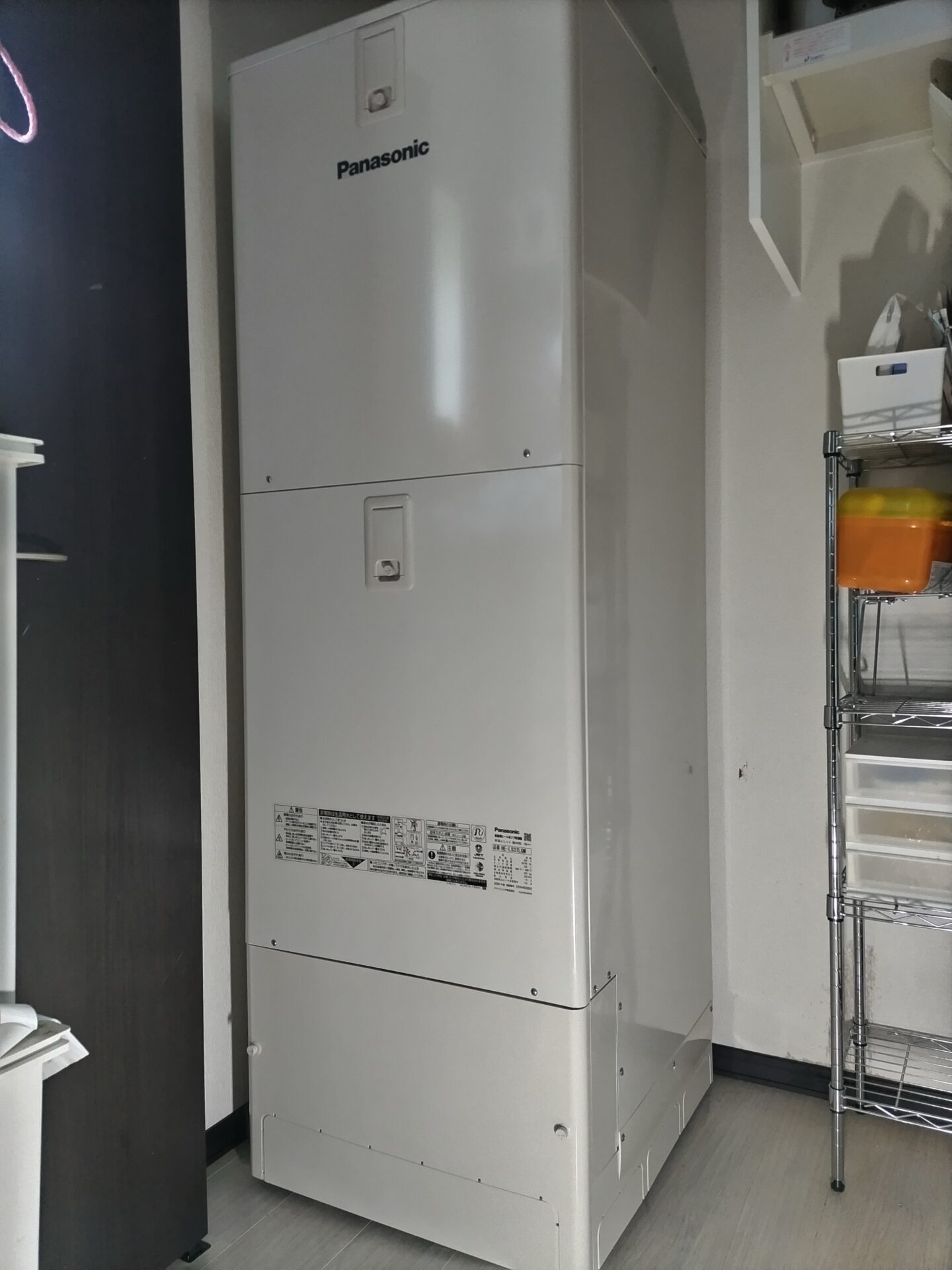 旭川市のエコキュート交換工事 施工後の屋内貯湯タンク